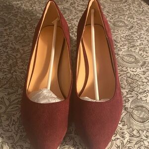 Elegant Burgundy Women's Pumps